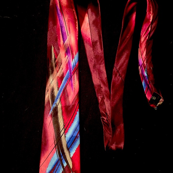Great looking J.Garcia tie, bright red, pink, purple=awesome! - Picture 2 of 5